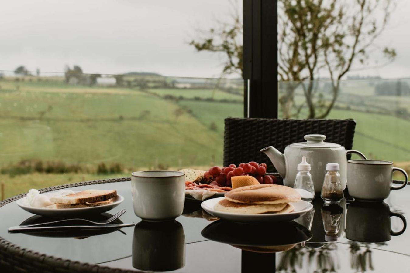 Country house Luxury 2 Bedroom Glamping Pod With Hot Tub At Aganmore Farm Glamping - Pod 2