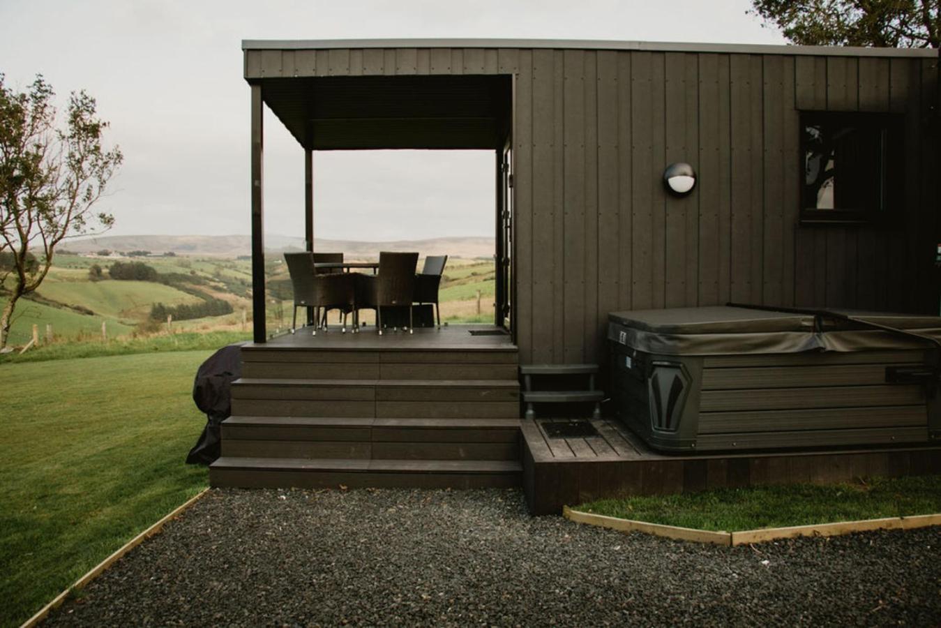 Luxury 2 Bedroom Glamping Pod With Hot Tub At Aganmore Farm Glamping - Pod 2 * Ballycastle